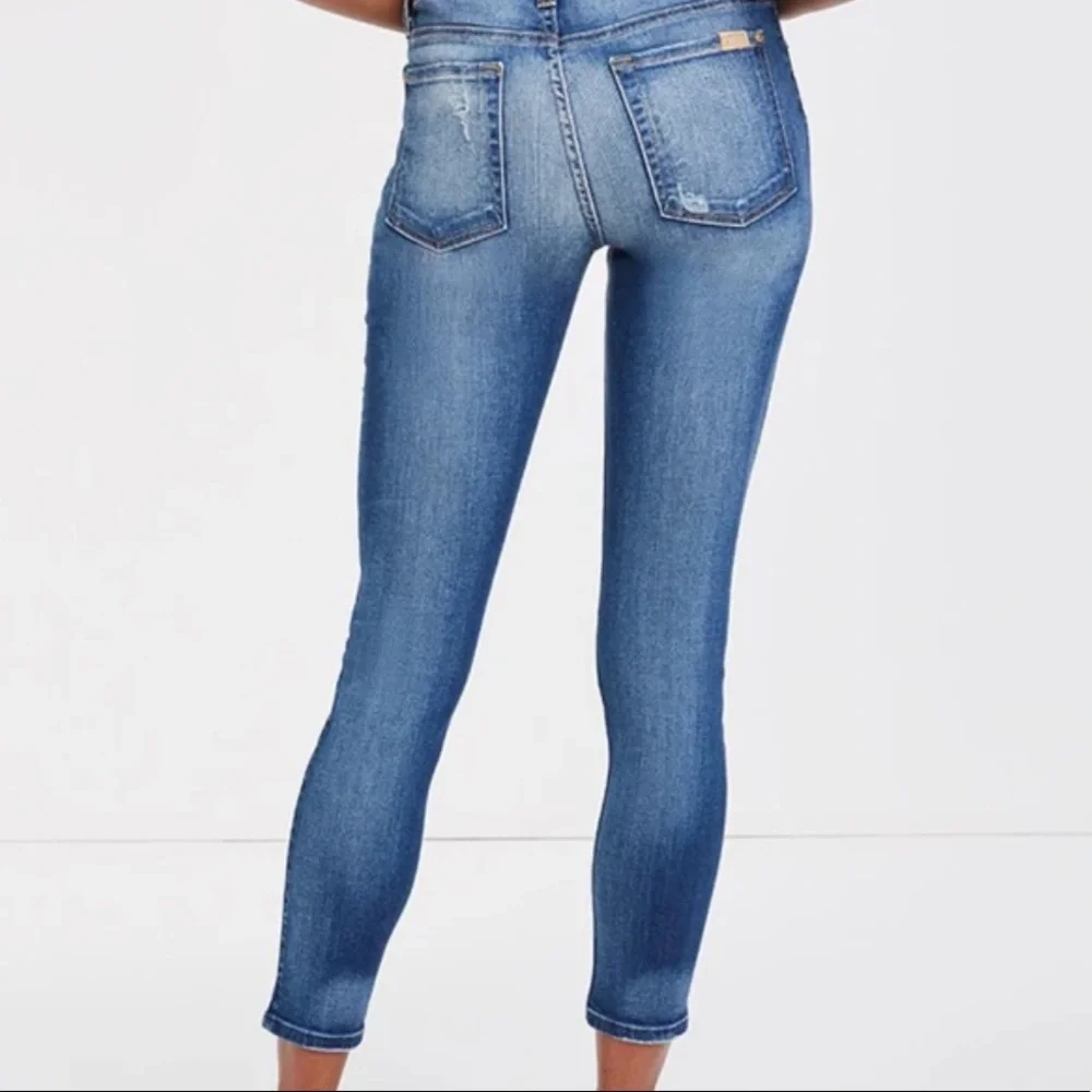 SEVEN JEANS- ANKLE SKINNY IN DISTRESSED LIGHT - Picture 3 of 10